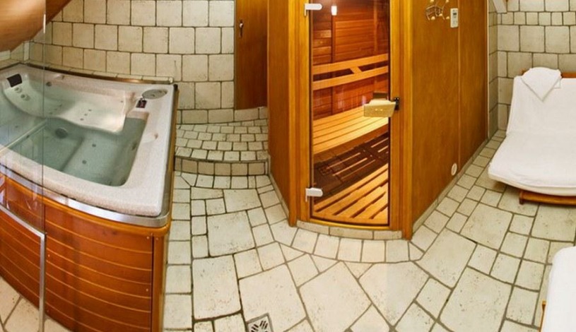 Hotel POD VĚŽÍ  Hradec Králové